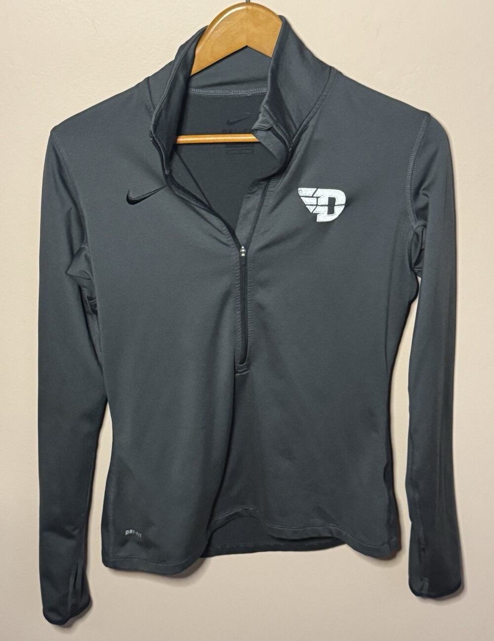 Nike Pro Dri-FIT Women’s Quarter Zip Pullover University Of Dayton Medium